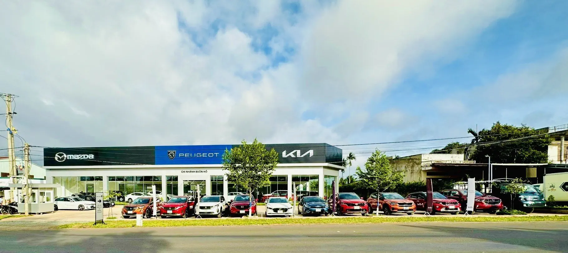 SHOWROOM KIA - MAZDA - PEUGEOT BUÔN HỒ