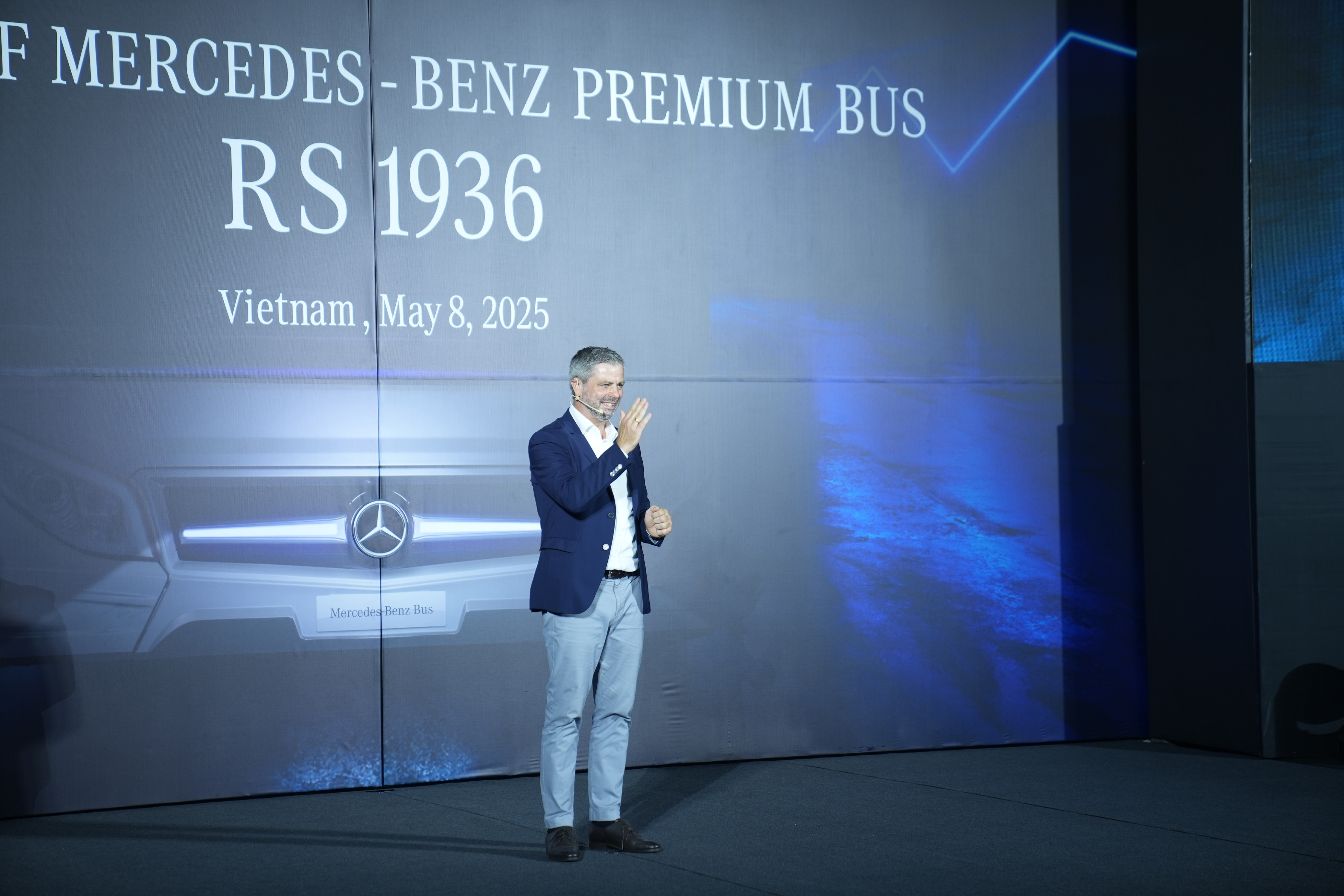 hinh-4-ong-harald-schmid-chu-tich-daimler-truck-khu-vuc-dong-nam-a-phat-bieu-tai-chuong-trinh